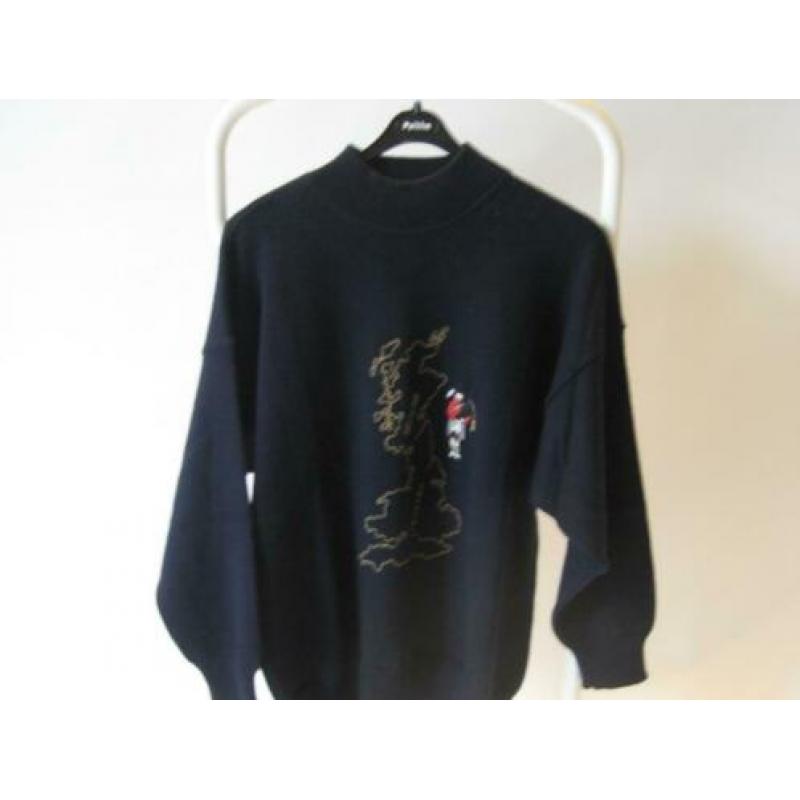 Revolt Trui maat 40./42 donker blauw met applicatie 27022020