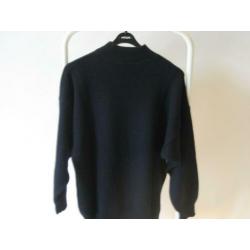 Revolt Trui maat 40./42 donker blauw met applicatie 27022020