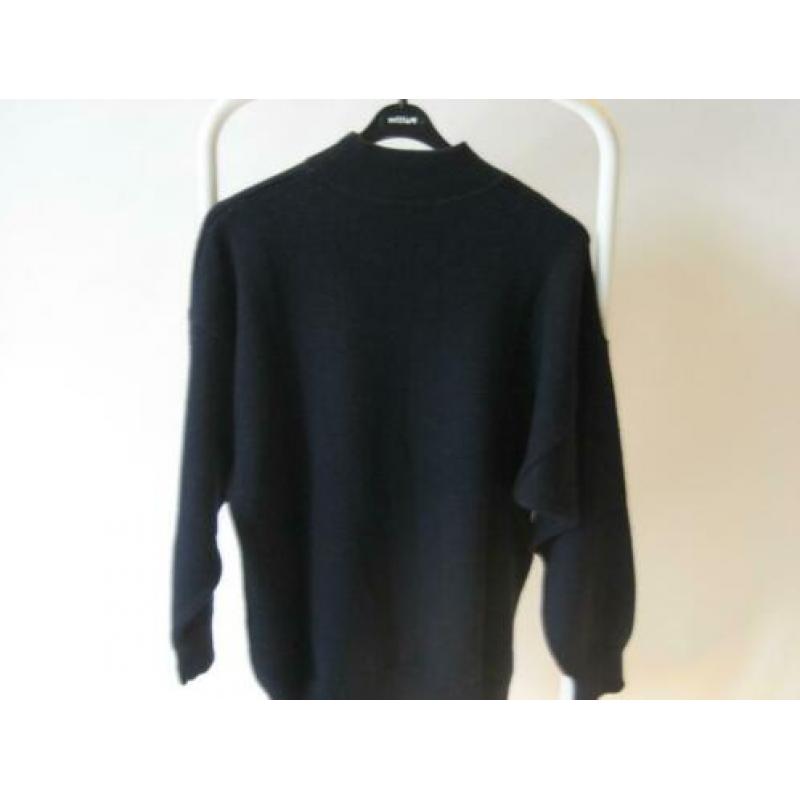 Revolt Trui maat 40./42 donker blauw met applicatie 27022020