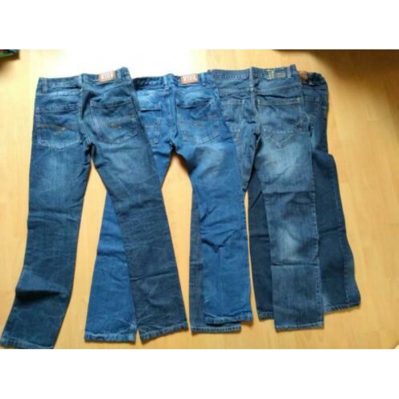 Pakket jongens spijkerbroeken jeans en truien maat 164
