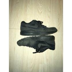 Zwarte Nike Air Max Classic mt 40