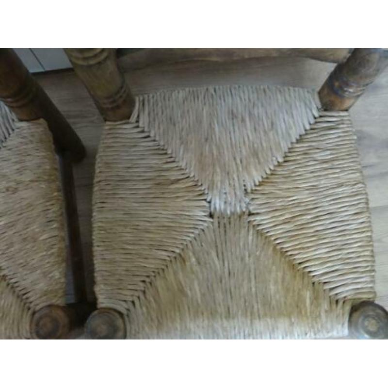 Rustieke Spaanse stoelen (open haard)