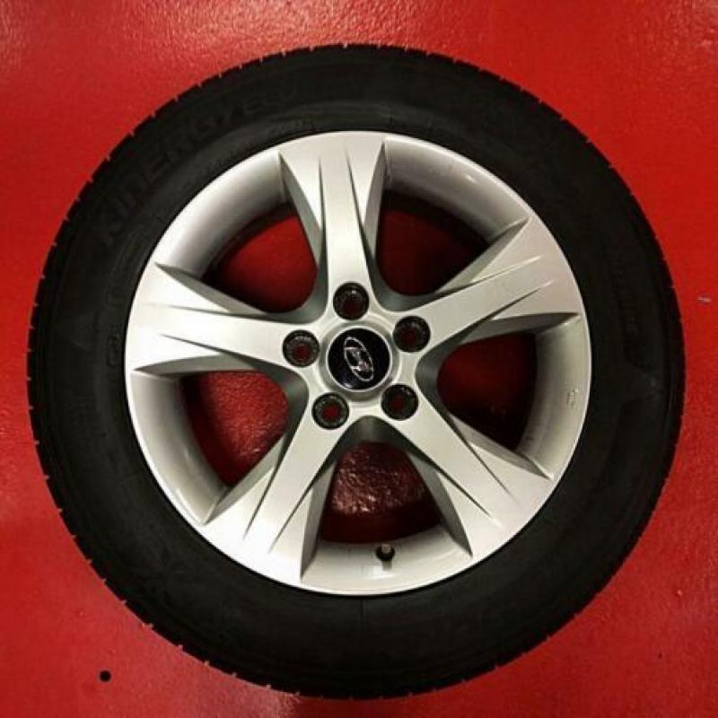 Gebruikte originele velgen set 16 inch Hyundai. Incl.Banden