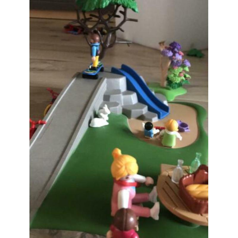 Playmobil speeltuin en clown met ballonnen