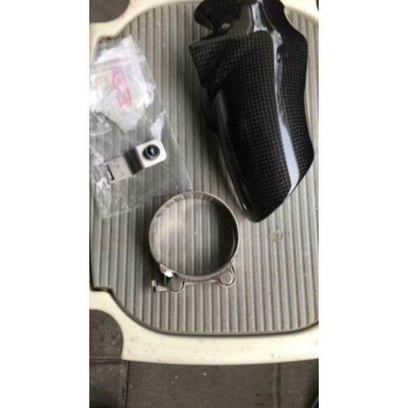 BMW S1000RR Akrapovic afdekkapje met nieuwe uitlaatklem