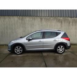 Peugeot 207 SW Outdoor 1.6 HDiF XS airco, LMV, panodak