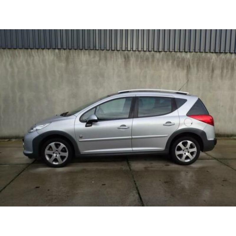 Peugeot 207 SW Outdoor 1.6 HDiF XS airco, LMV, panodak
