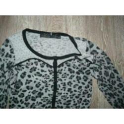 Hip chique grijs panterprint vestje vest Guess maat S 36 38