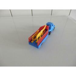 Plastic vrachtauto - oplegger met dieren