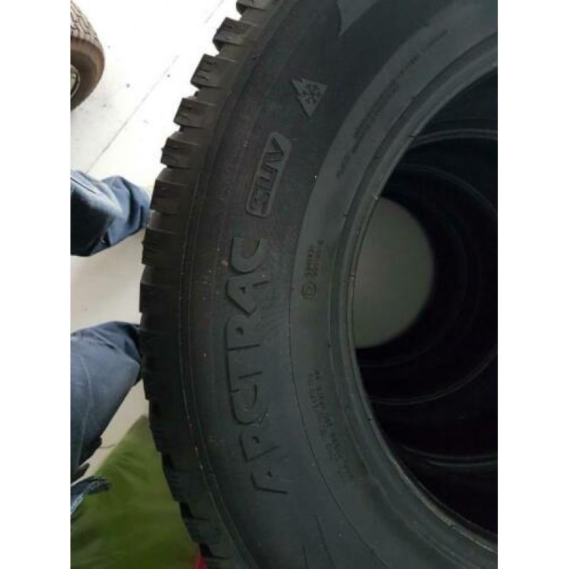 Vredestein arctrac suv spijkerbanden