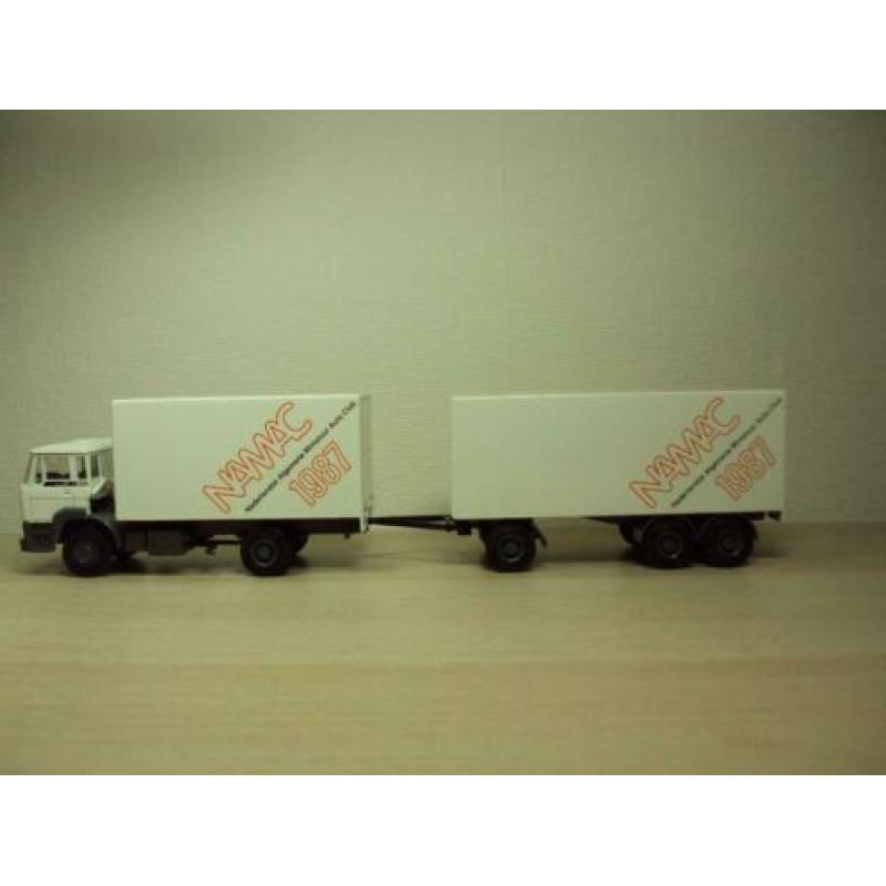 Lion car DAF 1900 met tandemas aanhanger