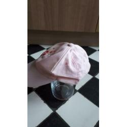 Licht roze pet met geborduurde bloemen maat 58