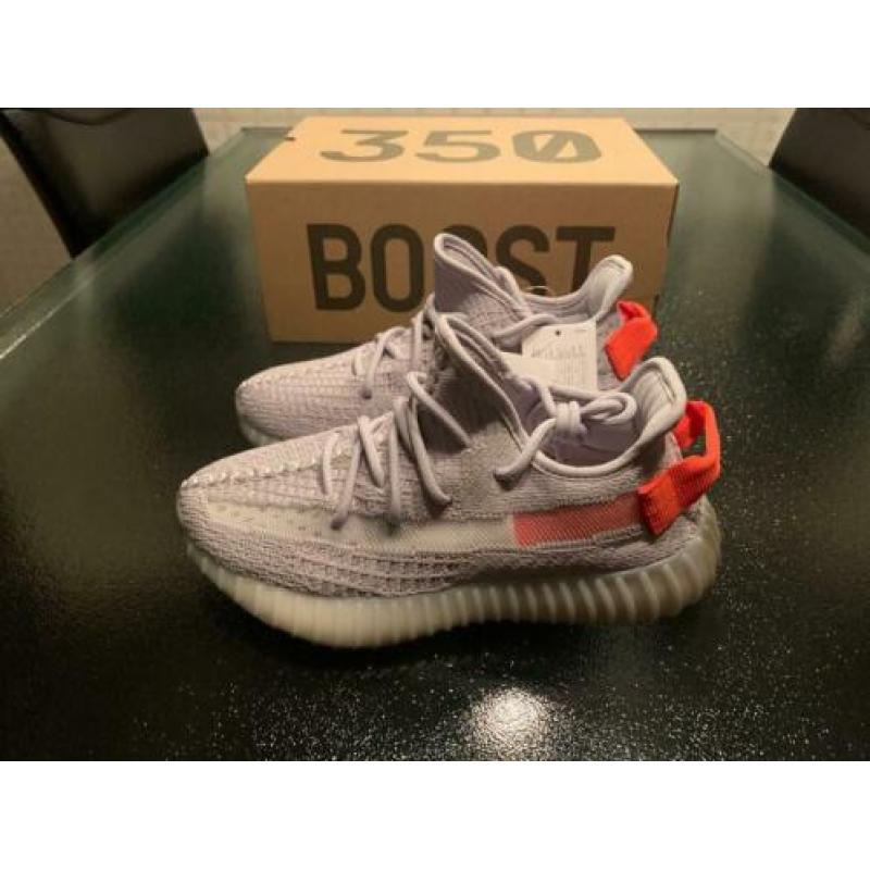 Yeezy Boost 350 V2 Tail Light 37 1/3 | us 5 | uk 4 1/2