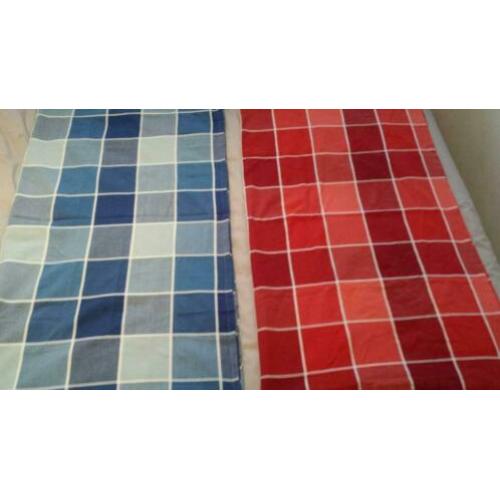 Tafelkleden rood en blauw geruit 140x240cm