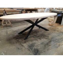 massief eiken tafel ovaal 247 cm x 112 cm onderstel metaal