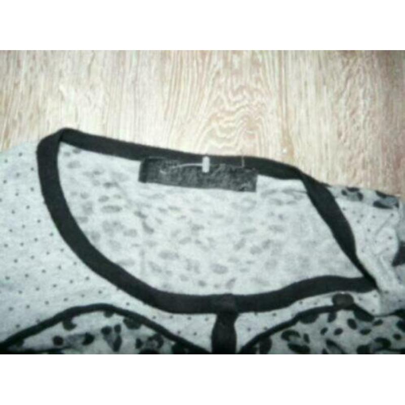 Hip chique grijs panterprint vestje vest Guess maat S 36 38