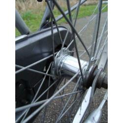 Sterke 28inch Batavus damesfiets met remnaaf, rijklaar