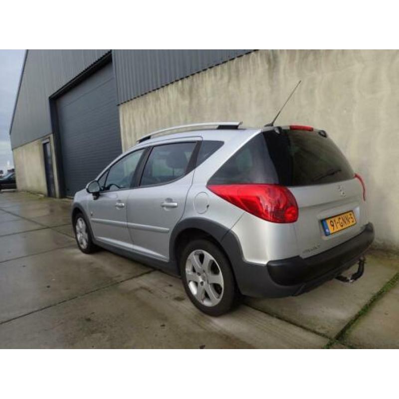 Peugeot 207 SW Outdoor 1.6 HDiF XS airco, LMV, panodak