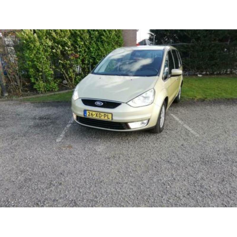Ford Galaxy 2.0-16V Ghia 7 persoons