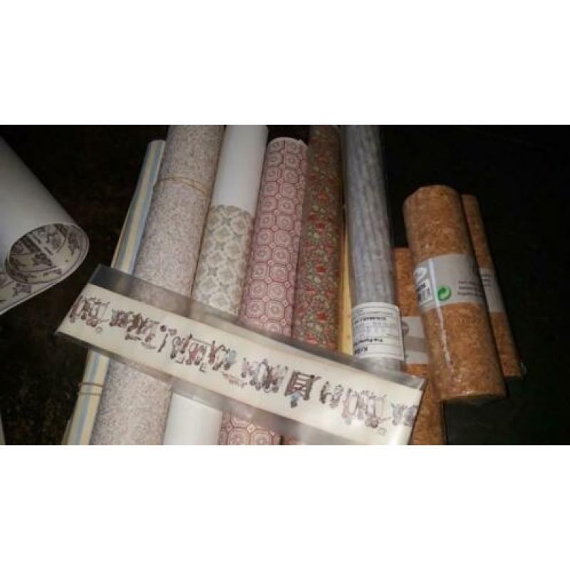 Behangpapier voor poppenhuis*