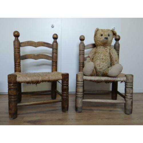 Rustieke Spaanse stoelen (open haard)