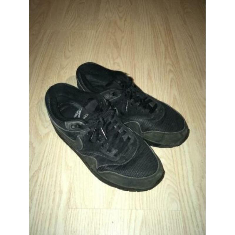 Zwarte Nike Air Max Classic mt 40