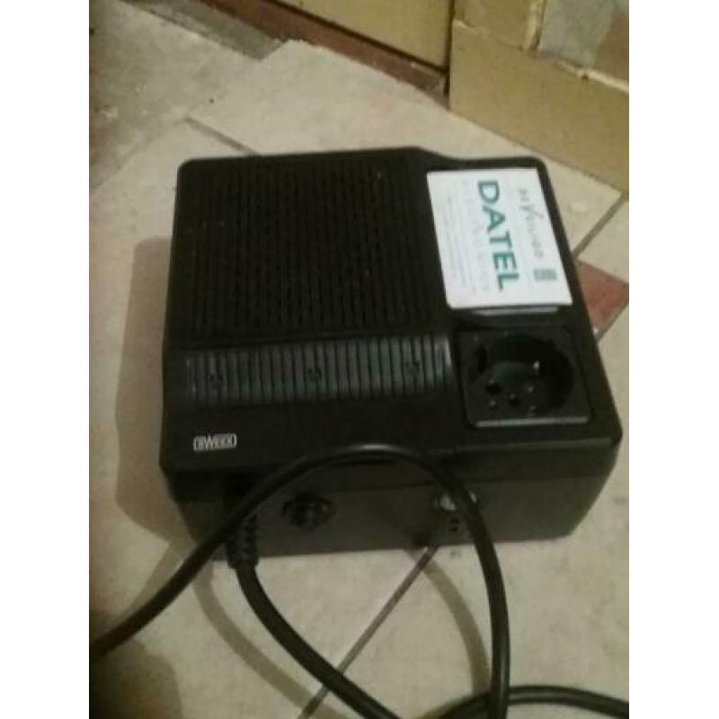 Sweex compact ups 600 va noodstroomvoeding.