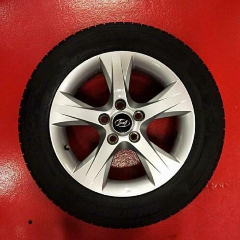 Gebruikte originele velgen set 16 inch Hyundai. Incl.Banden