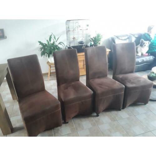 4 eetkamerstoelen op wieltjes