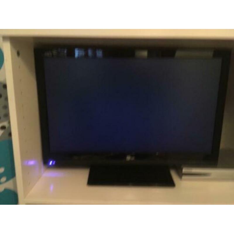 Mooie led tv diagonaal 66cm