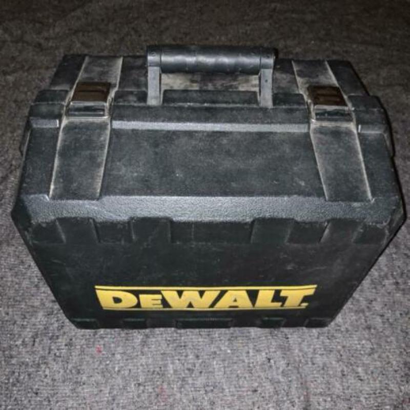 DeWALT zaagmachine D23650