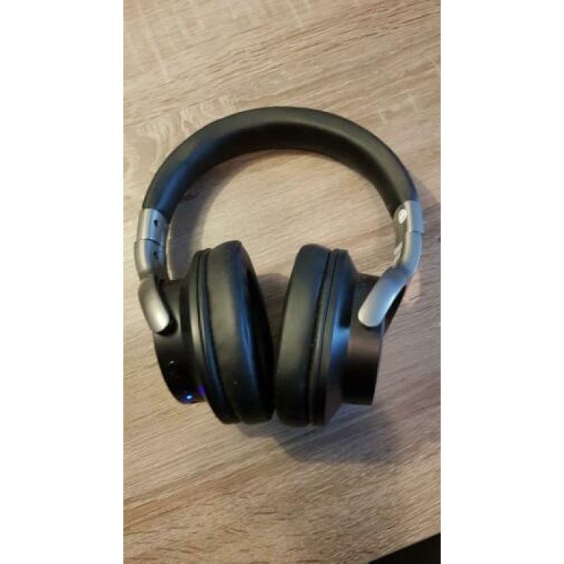 ausdom draadloze bluetooth hoofdtelefoon kan op de telefoon
