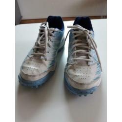 assics buitenhockey schoen maat 35,5