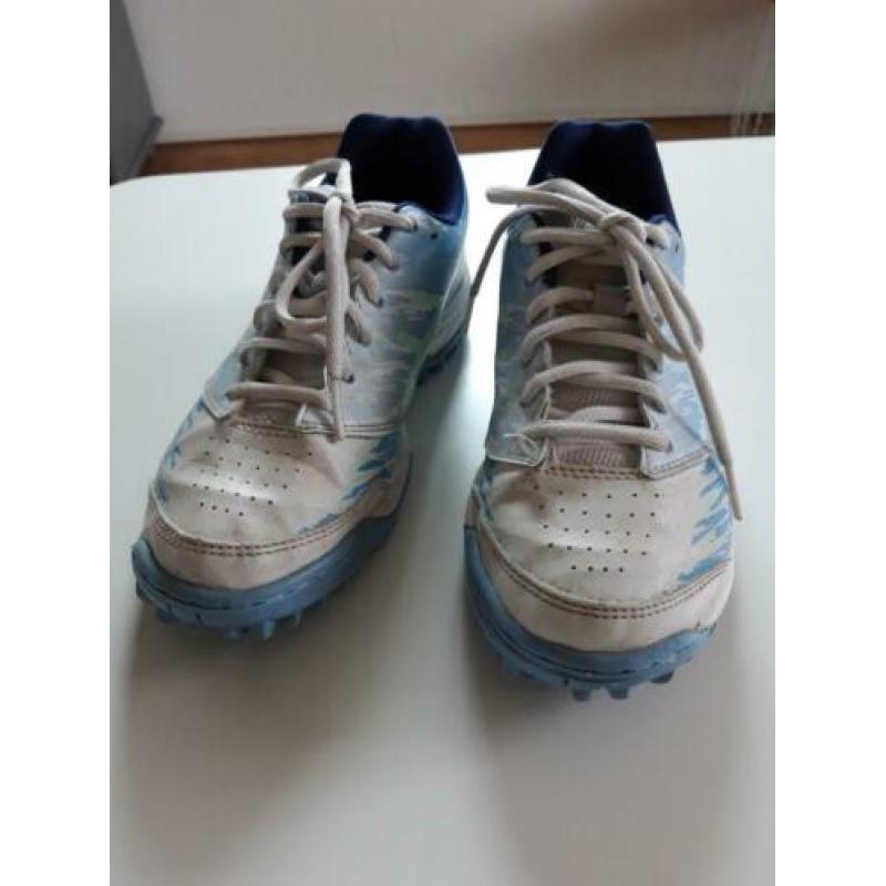 assics buitenhockey schoen maat 35,5