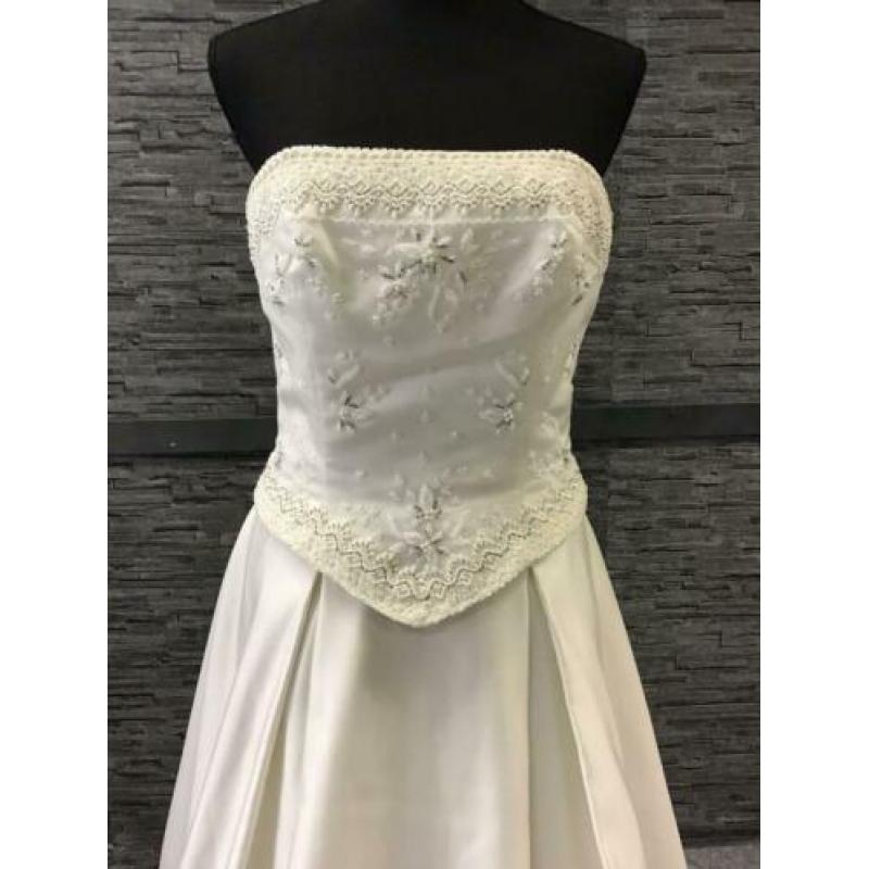 Trouwjurk / bruidsjurk maat 40