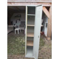 Div. Lockerkasten Vintage 1,23,6 d, op pootjes vanaf €39