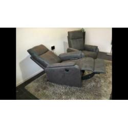 Te koop, als nieuw: 2 ELEKTRISCHE relax fauteuil.