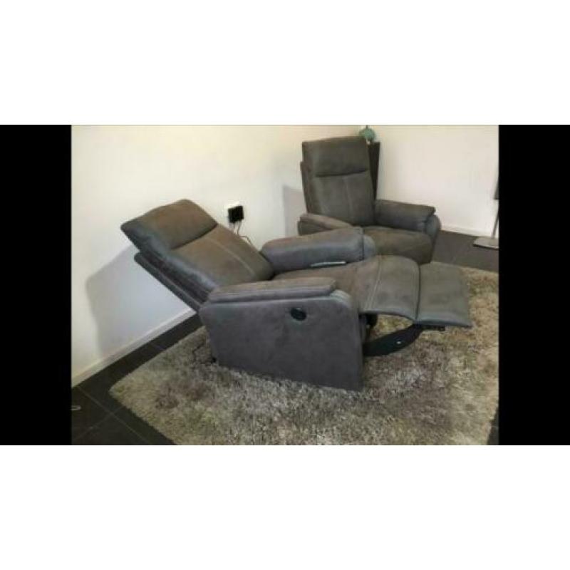Te koop, als nieuw: 2 ELEKTRISCHE relax fauteuil.