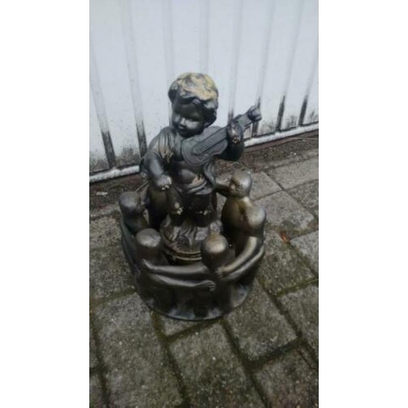 Te koop verschillende Boeddhabeelden kunststof en beton bied