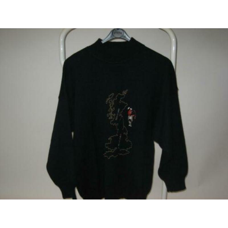 Revolt Trui maat 40./42 donker blauw met applicatie 27022020