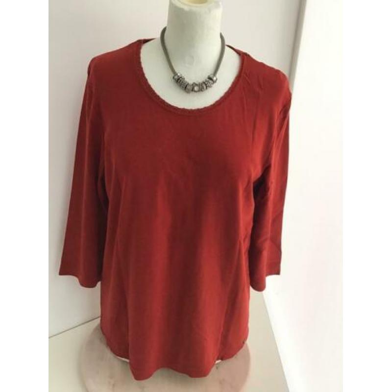 Rood Cecil shirt met mooi randje bij hals, maat xl