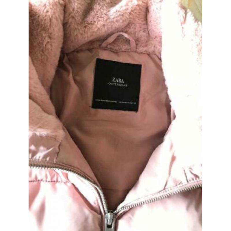 Super leuke ZARA winterjas, maat M. Maar 1 x gedragen.