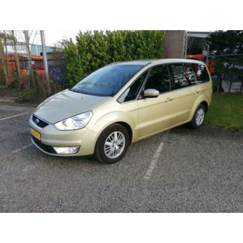 Ford Galaxy 2.0-16V Ghia 7 persoons
