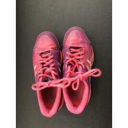 Hockey/ korfbal set: schoenen maat 33, rokje, trainingspak s