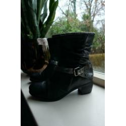 laarsjes van Piedi Nudi maat 38