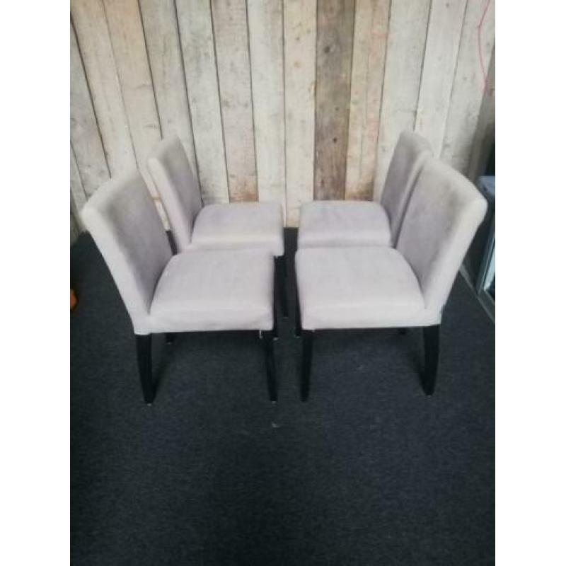 Eetkamer stoelen. Woood, grijs.