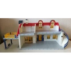 Playmobil grote villa - 3965 met inrichting.