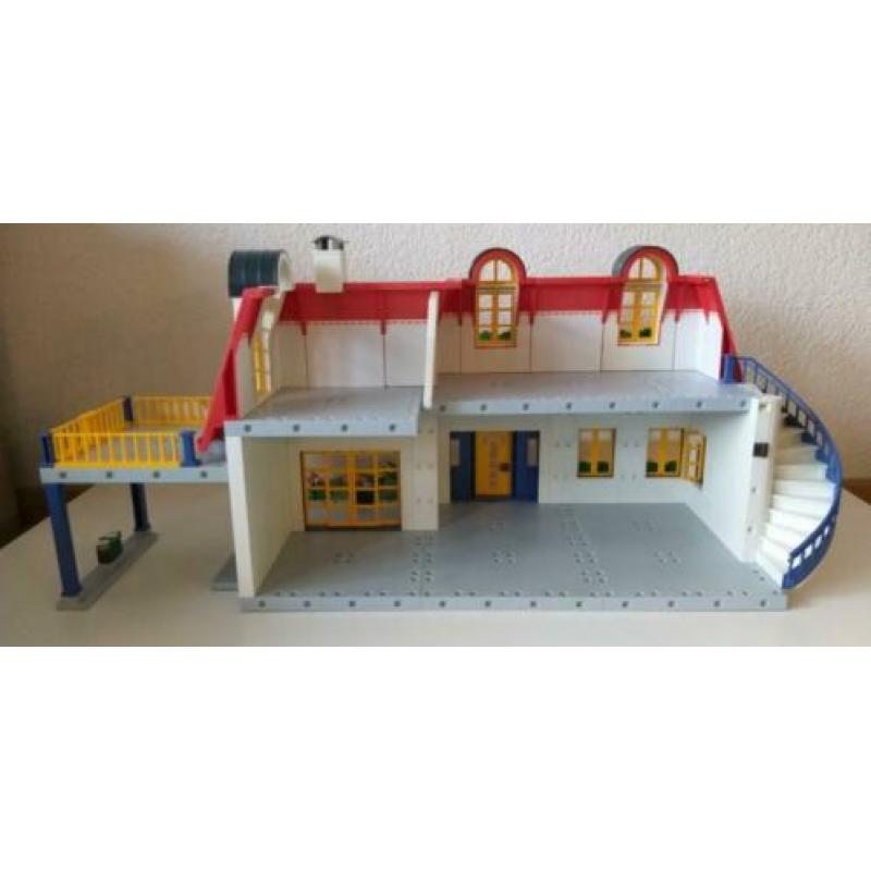 Playmobil grote villa - 3965 met inrichting.