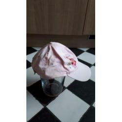 Licht roze pet met geborduurde bloemen maat 58