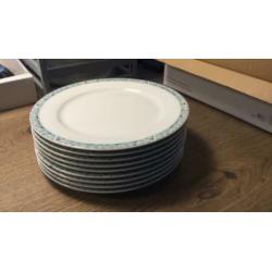 8 ontbijtbordjes etc.